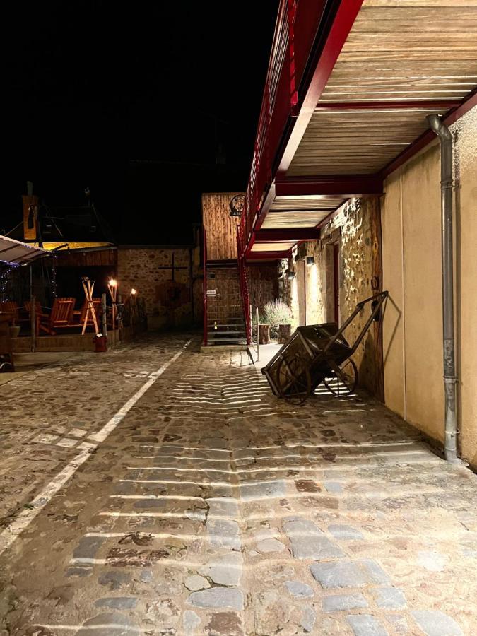 Hotel Le Ranch Brûlon Exterior foto