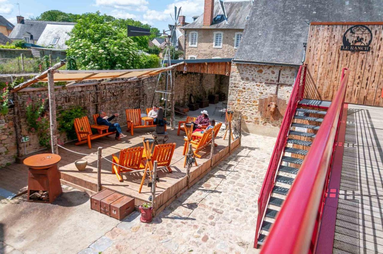 Hotel Le Ranch Brûlon Exterior foto